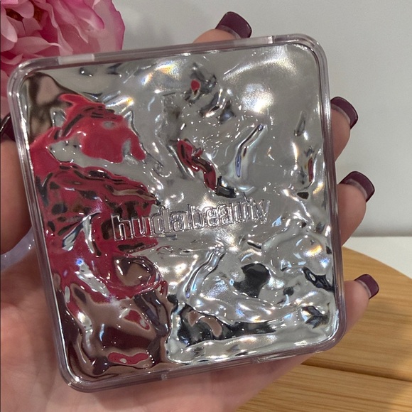 HUDA BEAUTY Blush Filter Palette - Rose Berry - Picture 4 of 4